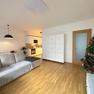 With Free Parking In Apartament