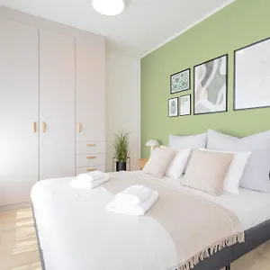 Bright 2br - 7th Floor, Balcony, Free Parking By Gravity Apartament